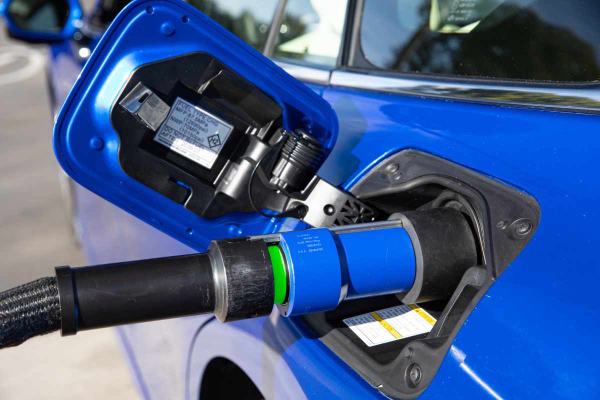 Fueling hydrogen vehicle